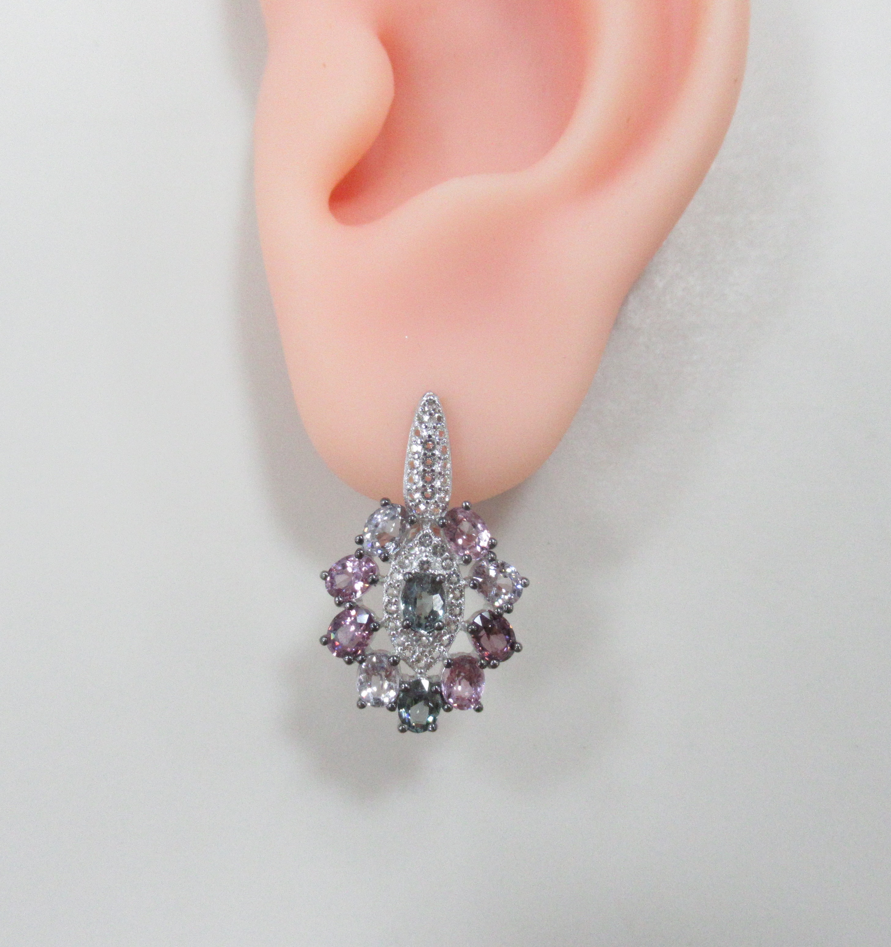 Серебряные серьги с разноцветной шпинелью